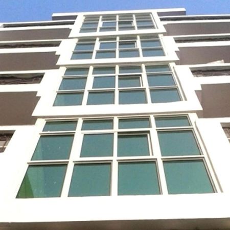 Charanpahari Hotel نيودلهي المظهر الخارجي الصورة