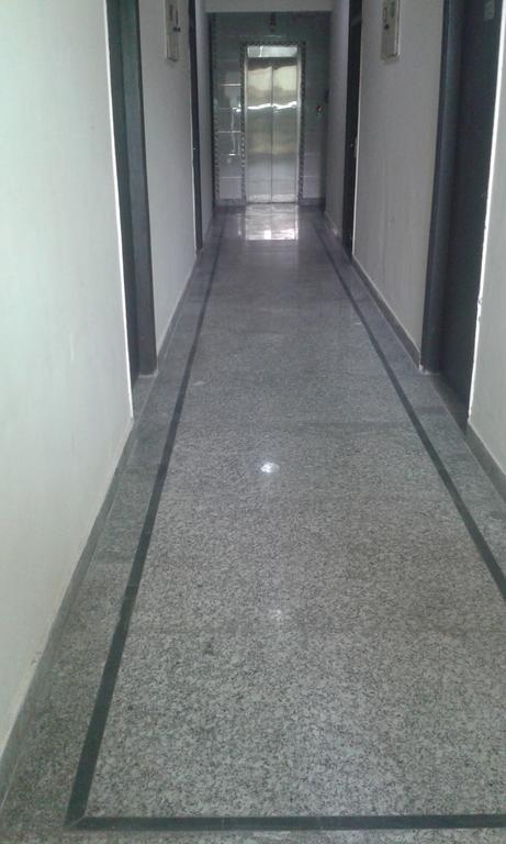 Charanpahari Hotel نيودلهي المظهر الخارجي الصورة