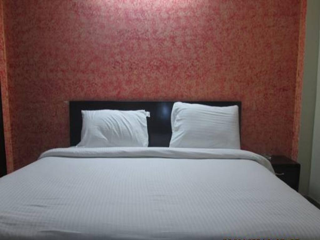Charanpahari Hotel نيودلهي الغرفة الصورة