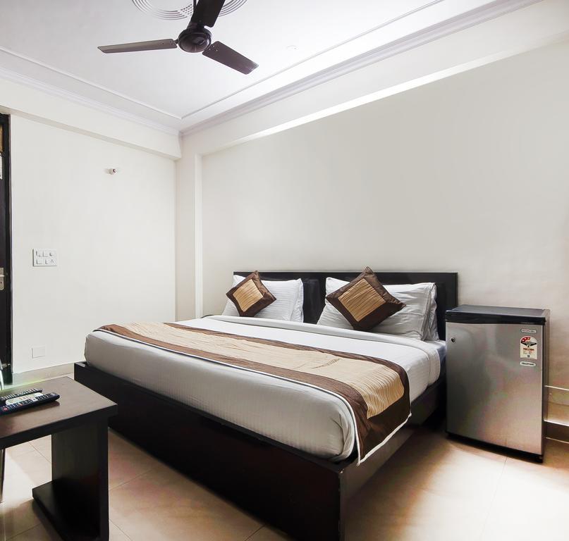 Charanpahari Hotel نيودلهي المظهر الخارجي الصورة