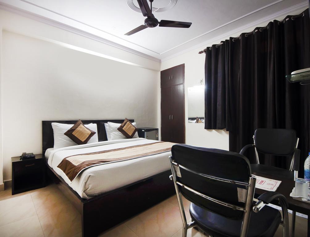 Charanpahari Hotel نيودلهي المظهر الخارجي الصورة