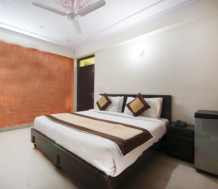 Charanpahari Hotel نيودلهي المظهر الخارجي الصورة