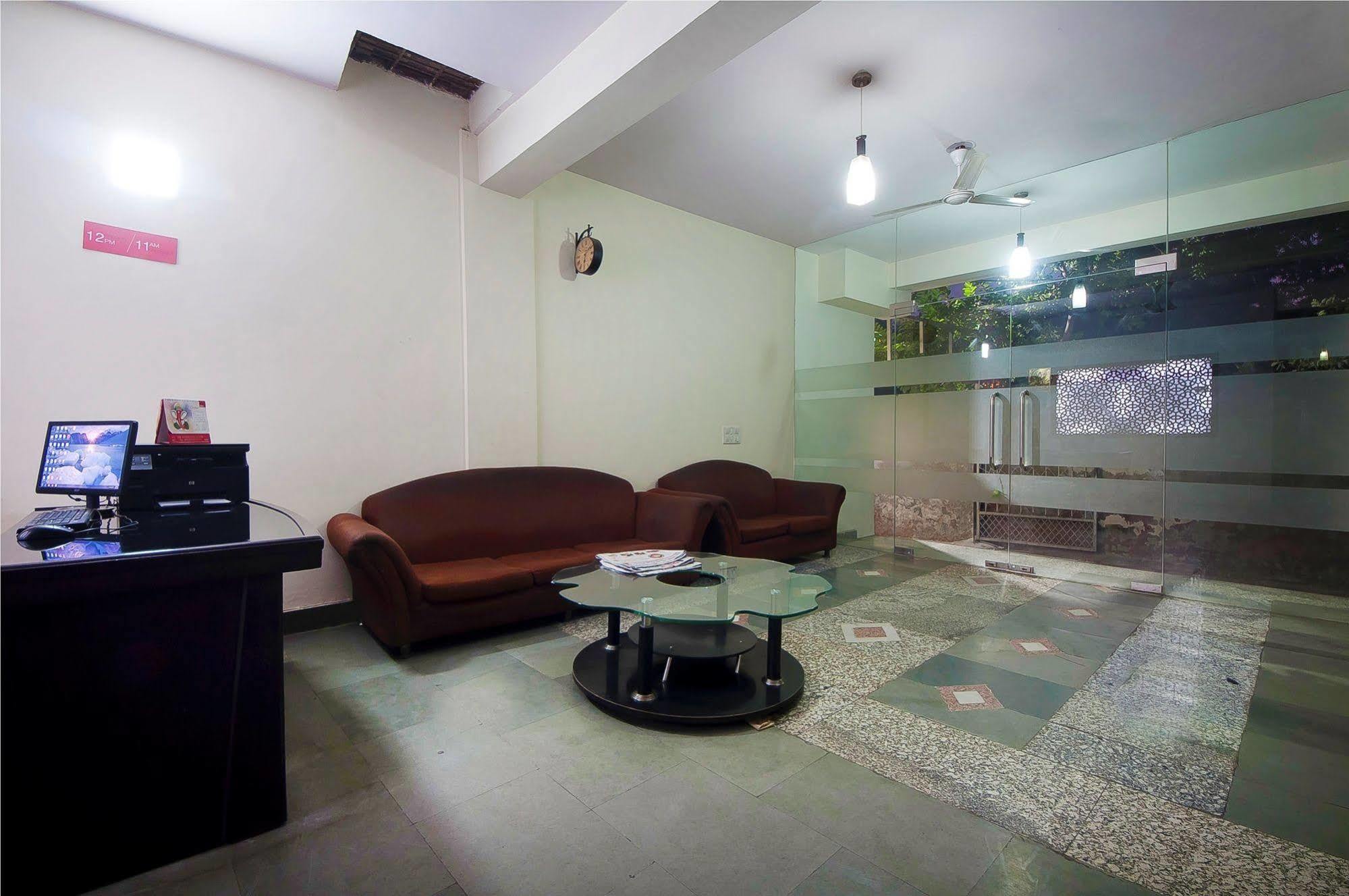 Charanpahari Hotel نيودلهي المظهر الخارجي الصورة